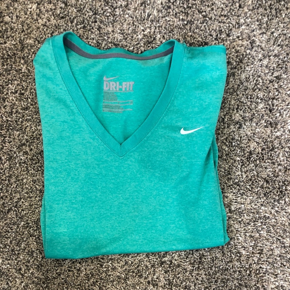 Womens Nike Dri-Fit size small green t shirt like new condition